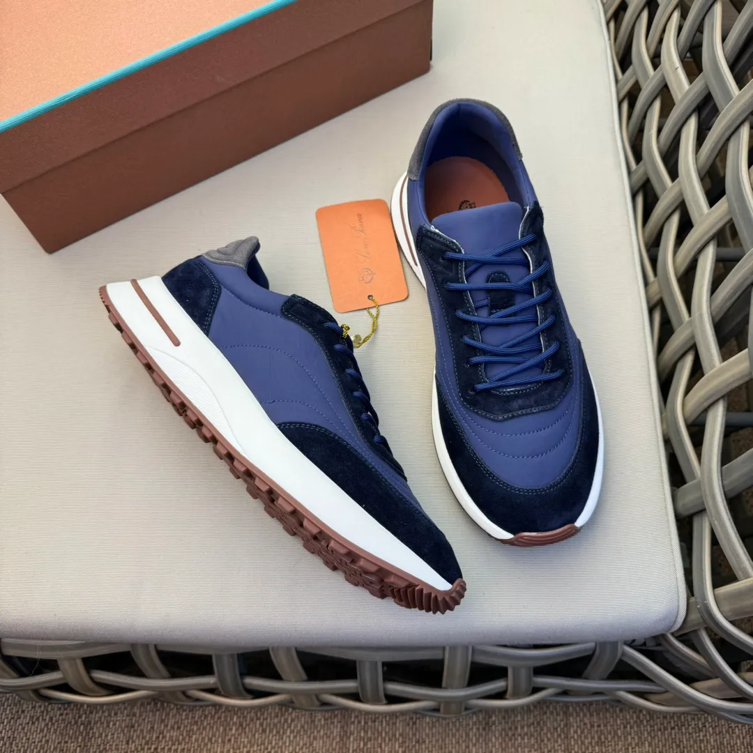 Factory price: 460💰Loro men's shoes💰iana WeekendWalk men's waterproof sports shoes! Waterproof canvas warm men's shoes, the lightest L men's shoes in history 💰jogging shoes, the upper is made of Wind microfiber with StormSystem® waterproof and windproof treatment and goatskin, which is waterproof and warm. There will be a little wrinkle on the upper, which is normal because the waterproof fabric is very soft and the exquisite carving is very challenging. Craftsmanship and lathe workmanship, the lining is made of cloth for a warmer and more comfortable fit, and the Kummel-colored rubber outsole is made of lightweight material: this structure ensures proper weight distribution during walking, improves shock absorption and rebound, enhances grip and stability, and the eyelets and upper back of the shoe are embellished with light and very comfortable shoes! Packed in the original box at the counter, multiple colors available! Size: 39-40-41-42-43-44 45 standard leather shoe size